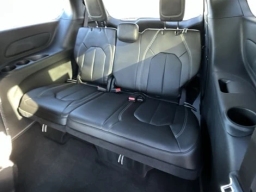 Chrysler Pacifica Select AWD 2026