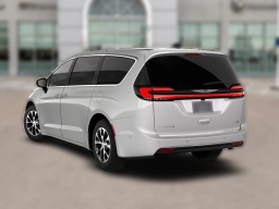 Chrysler Pacifica Select AWD 2026