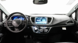 Chrysler Pacifica Select AWD 2026