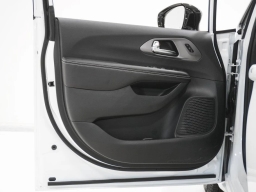Chrysler Pacifica Select AWD 2026