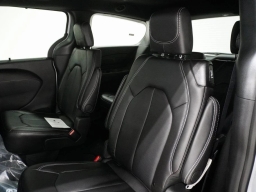 Chrysler Pacifica Select AWD 2026