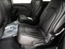 Chrysler Pacifica Select AWD 2026