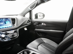 Chrysler Pacifica Select AWD 2026