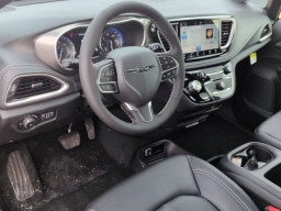 Chrysler Pacifica Select AWD 2026