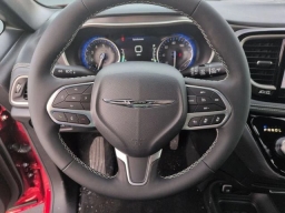 Chrysler Pacifica Select AWD 2026