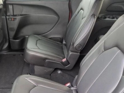 Chrysler Pacifica Select AWD 2026