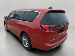 Chrysler Pacifica Select AWD 2026