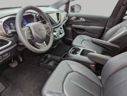 Chrysler Pacifica Select AWD 2026