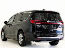 Chrysler Pacifica Select AWD 2026