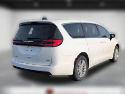 Chrysler Pacifica Select AWD 2026