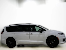 Chrysler Pacifica Limited AWD 2026