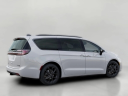 Chrysler Pacifica Limited AWD 2026