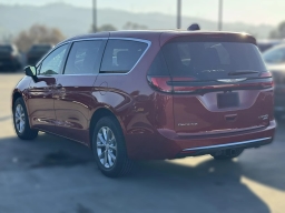 Chrysler Pacifica Limited AWD 2026