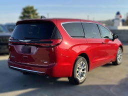 Chrysler Pacifica Limited AWD 2026