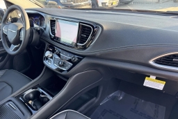 Chrysler Pacifica Limited AWD 2026