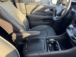 Chrysler Pacifica Limited AWD 2026