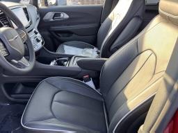 Chrysler Pacifica Limited AWD 2026