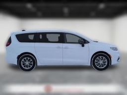 Chrysler Pacifica Limited AWD 2026