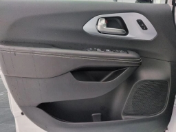 Chrysler Pacifica Limited AWD 2026