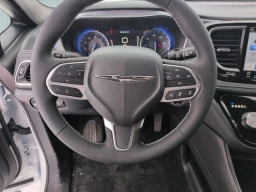 Chrysler Pacifica Limited AWD 2026