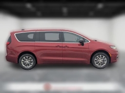 Chrysler Pacifica Limited AWD 2026