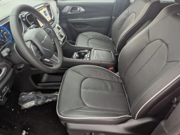 Chrysler Pacifica Limited AWD 2026