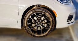 Chrysler Pacifica Limited AWD 2026