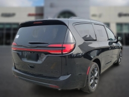 Chrysler Pacifica Limited AWD 2026
