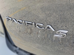 Chrysler Pacifica Limited AWD 2026