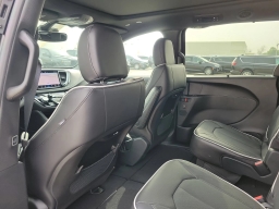 Chrysler Pacifica Limited AWD 2026