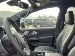 Chrysler Pacifica Limited AWD 2026