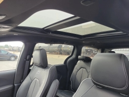 Chrysler Pacifica Limited AWD 2026