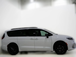 Chrysler Pacifica Limited AWD 2026
