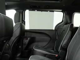 Chrysler Pacifica Limited AWD 2026