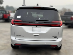 Chrysler Pacifica Limited AWD 2026