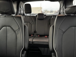 Chrysler Pacifica Limited AWD 2026