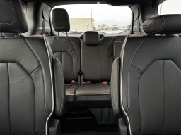 Chrysler Pacifica Limited AWD 2026