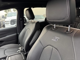 Chrysler Pacifica Limited AWD 2026