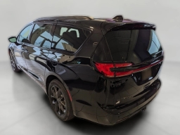 Chrysler Pacifica Limited AWD 2026