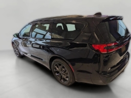 Chrysler Pacifica Limited AWD 2026