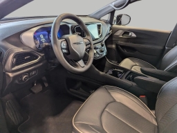Chrysler Pacifica Limited AWD 2026