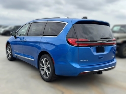 Chrysler Pacifica Pinnacle AWD 2026