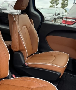 Chrysler Pacifica Pinnacle AWD 2026