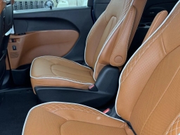 Chrysler Pacifica Pinnacle AWD 2026