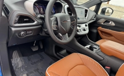 Chrysler Pacifica Pinnacle AWD 2026