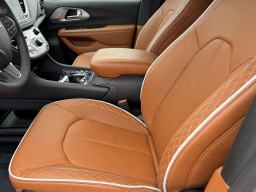 Chrysler Pacifica Pinnacle AWD 2026