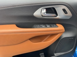 Chrysler Pacifica Pinnacle AWD 2026