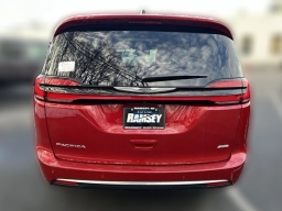 Chrysler Pacifica Pinnacle AWD 2026