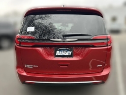 Chrysler Pacifica Pinnacle AWD 2026