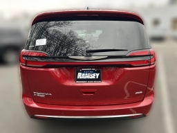 Chrysler Pacifica Pinnacle AWD 2026